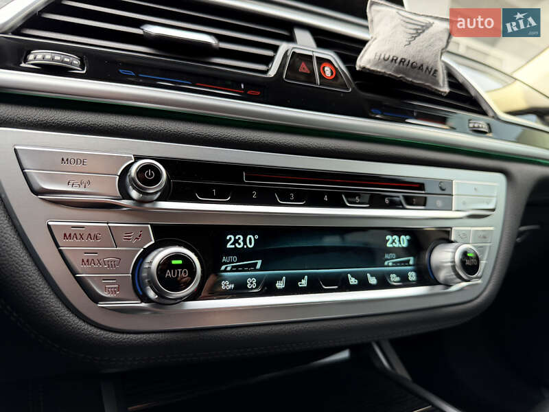 Седан BMW 7 Series 2021 в Мукачево