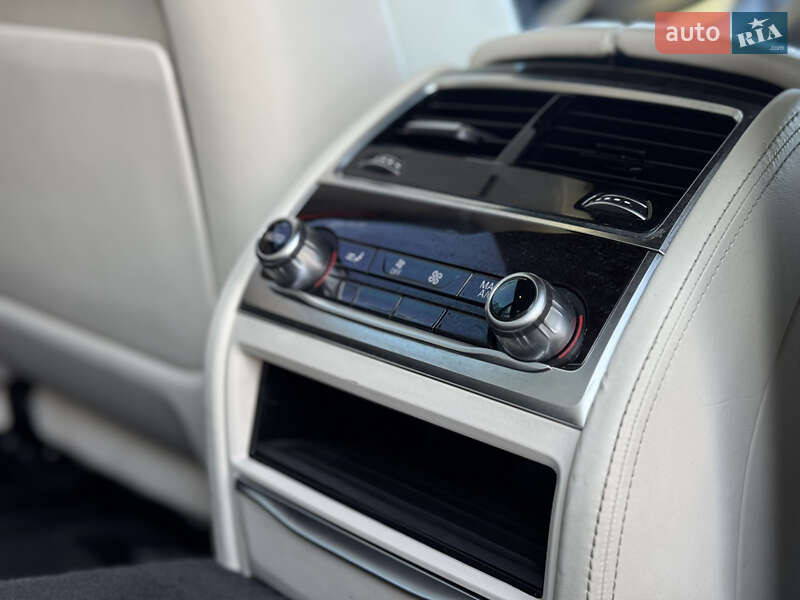 Седан BMW 7 Series 2016 в Ровно