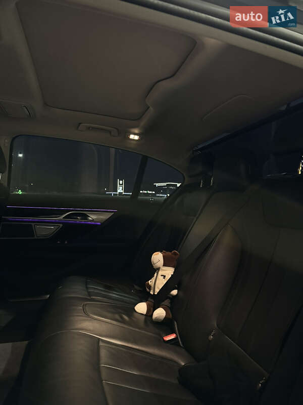 Седан BMW 7 Series 2016 в Киеве