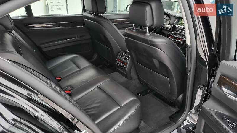 Седан BMW 7 Series 2013 в Виннице