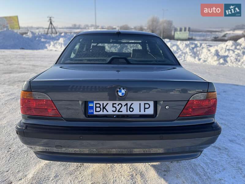 Седан BMW 7 Series 2001 в Ровно
