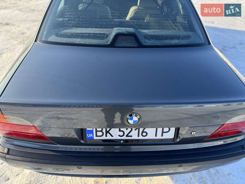 Седан BMW 7 Series 2001 в Ровно