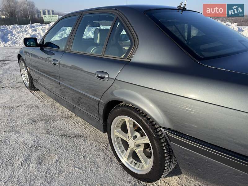 Седан BMW 7 Series 2001 в Ровно