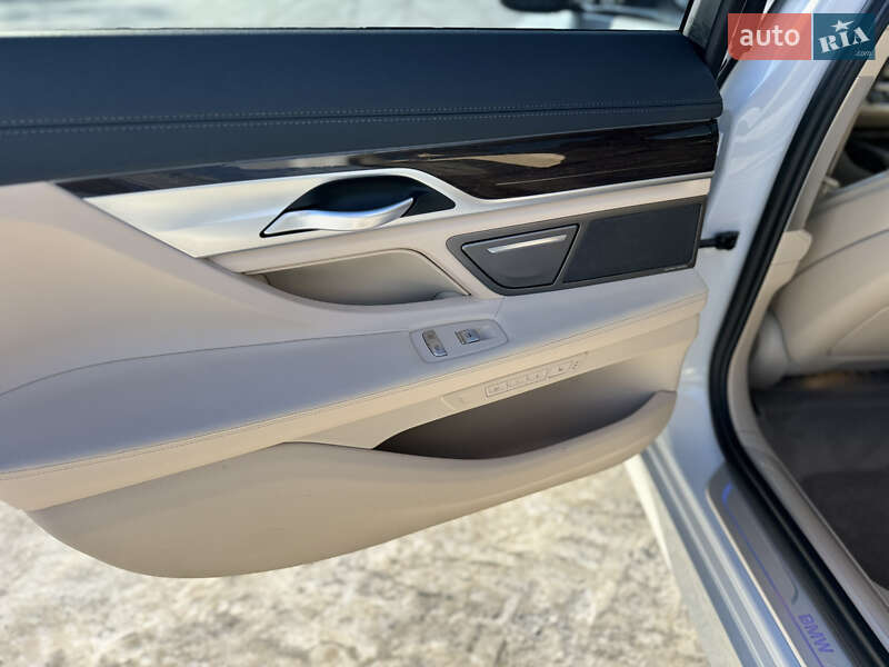 Седан BMW 7 Series 2019 в Гатном