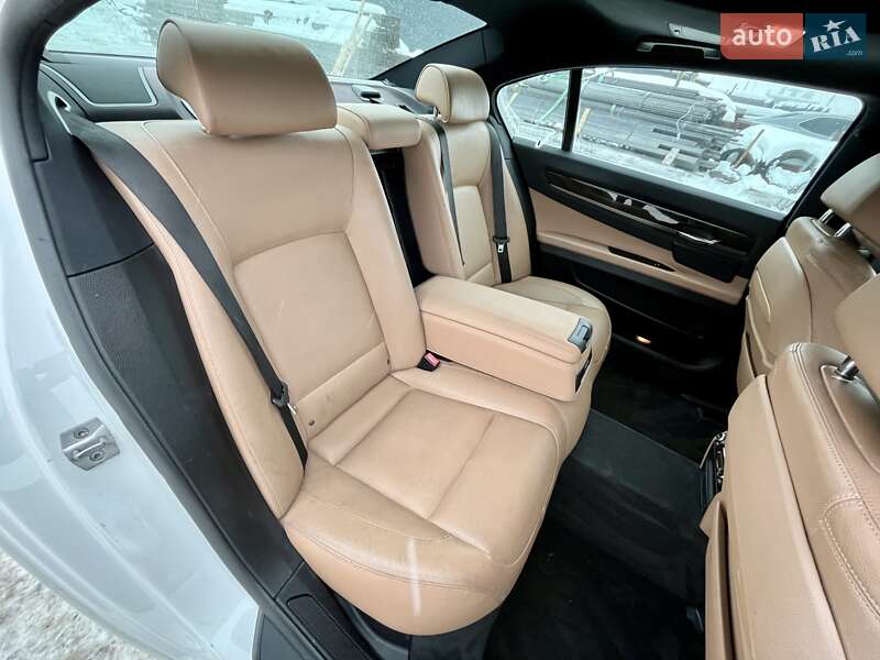 Седан BMW 7 Series 2015 в Львове фото 34 Седан BMW 7 Series 2015 в Львове