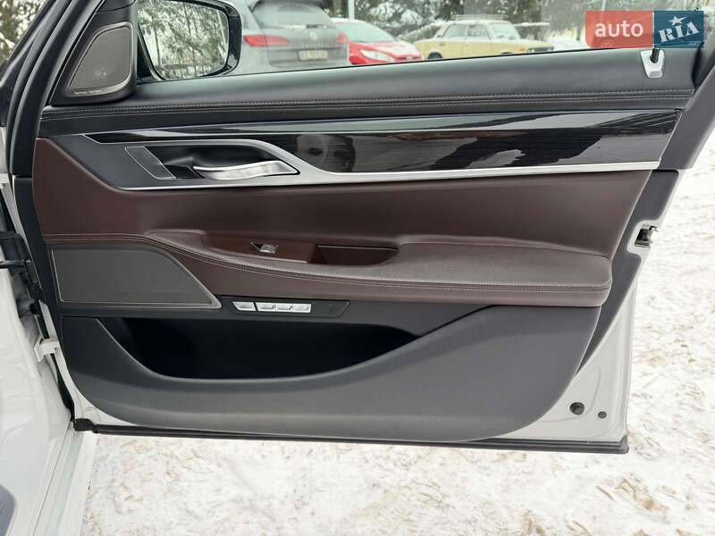 Седан BMW 7 Series 2015 в Киеве фото 26 Седан BMW 7 Series 2015 в Киеве
