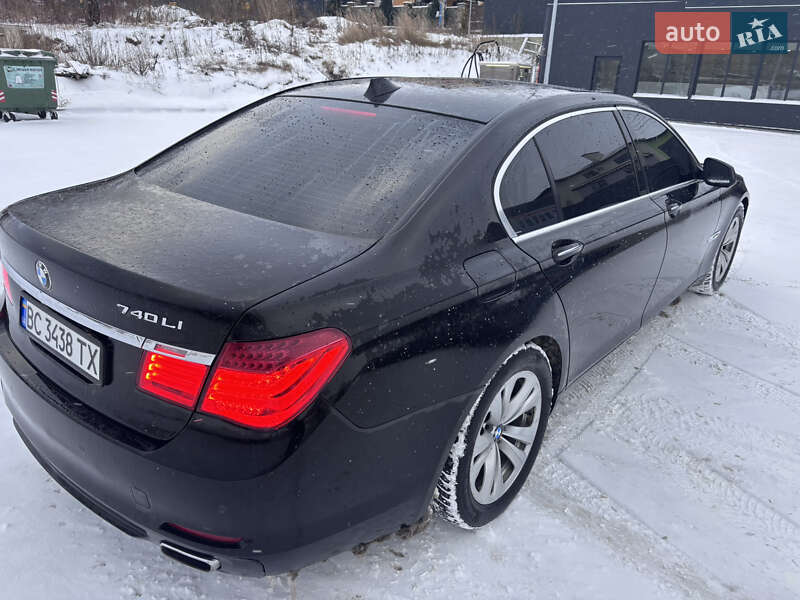 Седан BMW 7 Series 2012 в Львове