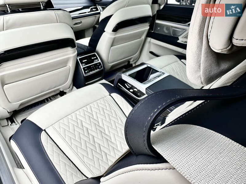 Седан BMW 7 Series 2021 в Киеве