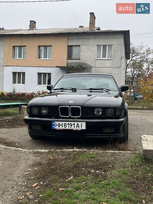Седан BMW 7 Series 1989 в Днепре