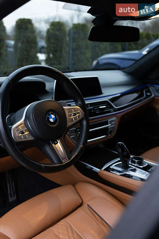 Седан BMW 7 Series 2019 в Львове