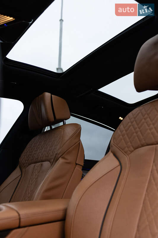 Седан BMW 7 Series 2019 в Львове