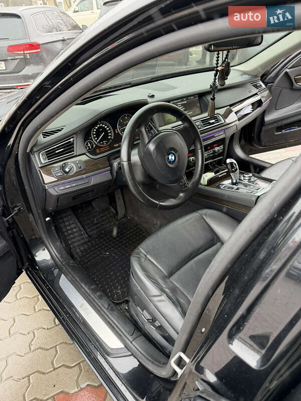 Седан BMW 7 Series 2011 в Черновцах