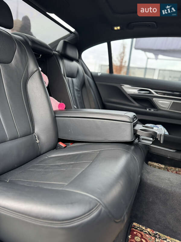 Седан BMW 7 Series 2019 в Киеве