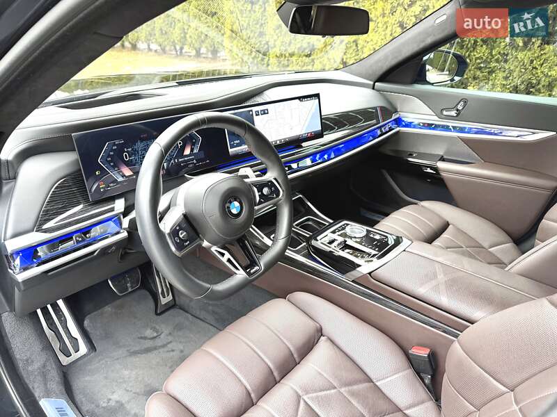 Седан BMW 7 Series 2023 в Киеве фото 25 Седан BMW 7 Series 2023 в Киеве