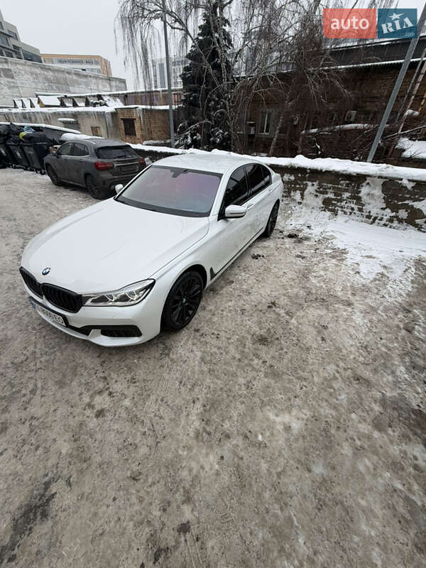 Седан BMW 7 Series 2017 в Киеве