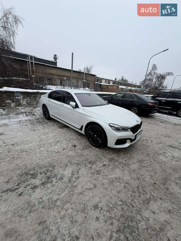 Седан BMW 7 Series 2017 в Киеве