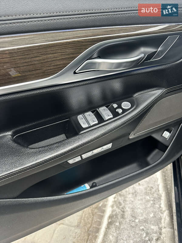 Седан BMW 7 Series 2015 в Самборе фото 8 Седан BMW 7 Series 2015 в Самборе