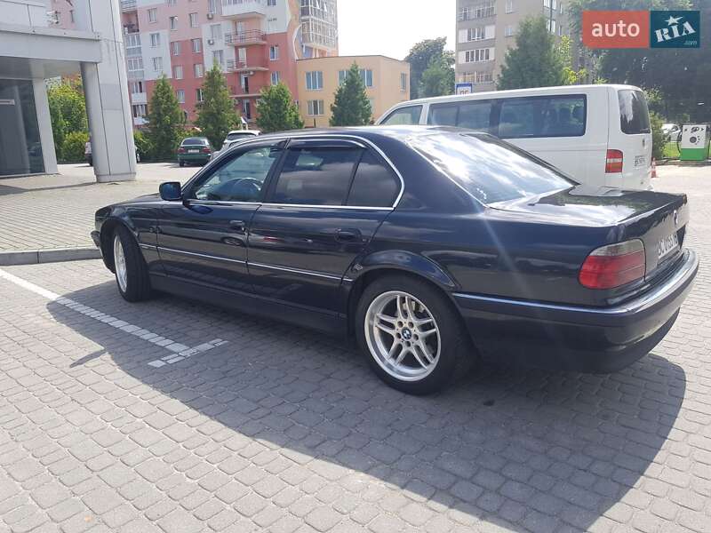 Седан BMW 7 Series 2001 в Львове