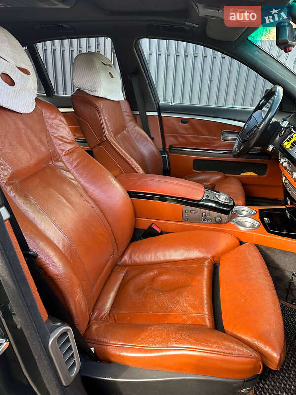 Седан BMW 7 Series 2005 в Долине
