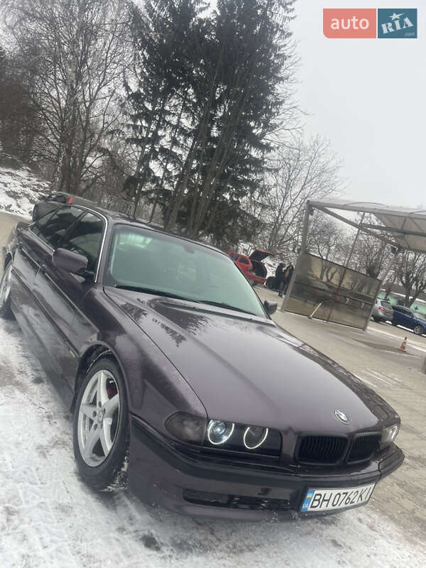 Седан BMW 7 Series 1995 в Чернівцях