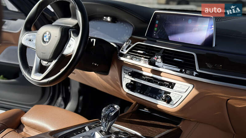 Седан BMW 7 Series 2019 в Киеве