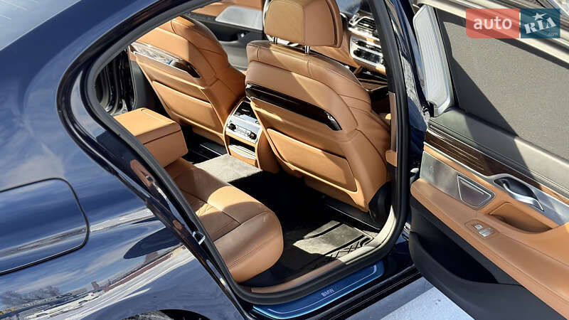 Седан BMW 7 Series 2019 в Киеве