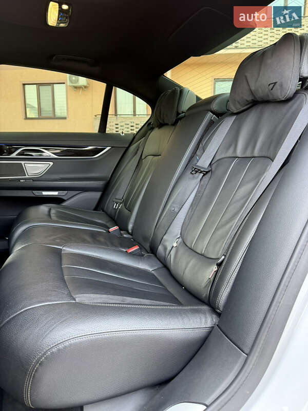 Седан BMW 7 Series 2016 в Ужгороде