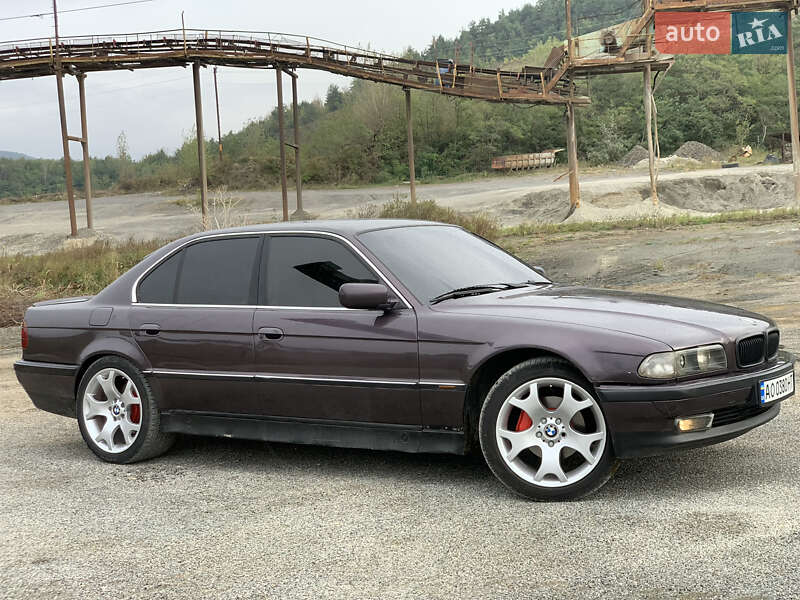 Седан BMW 7 Series 1994 в Виноградове