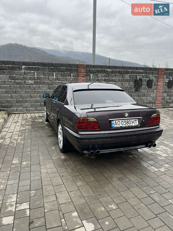 Седан BMW 7 Series 1994 в Виноградове
