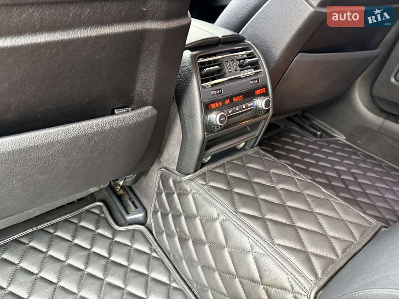 Седан BMW 7 Series 2011 в Львове