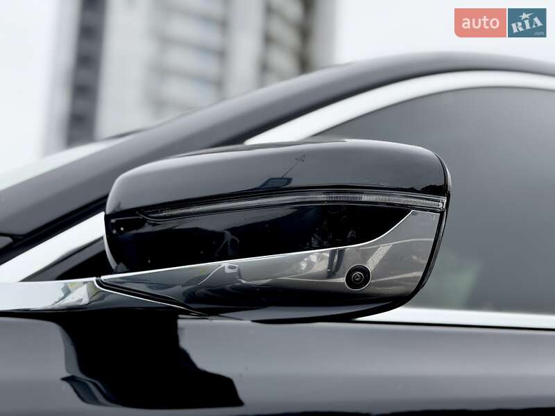 Седан BMW 7 Series 2017 в Киеве