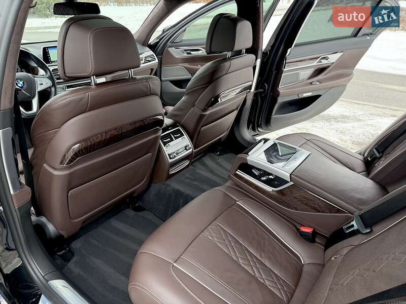 Седан BMW 7 Series 2017 в Киеве