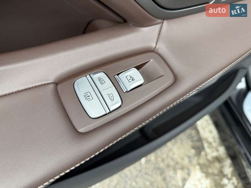 Седан BMW 7 Series 2017 в Киеве