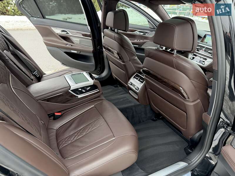 Седан BMW 7 Series 2017 в Киеве
