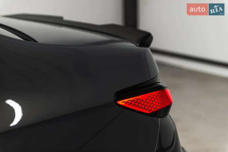 Седан BMW 7 Series 2023 в Мукачево