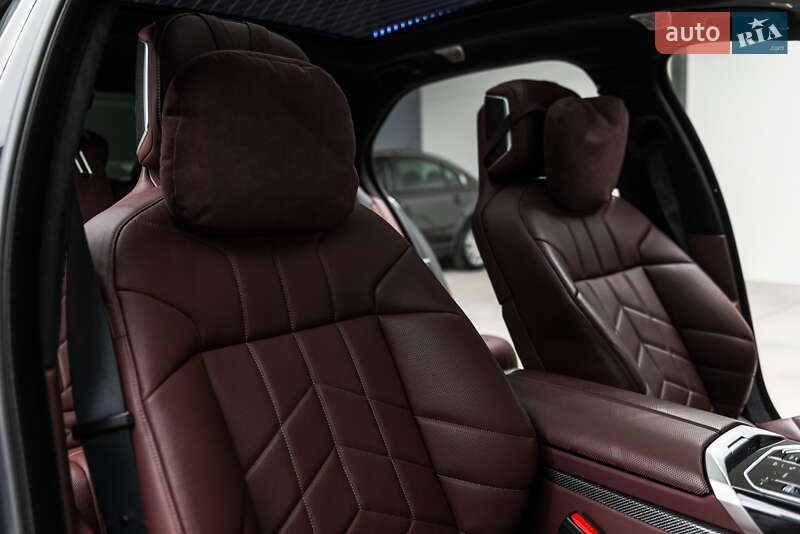 Седан BMW 7 Series 2023 в Мукачево