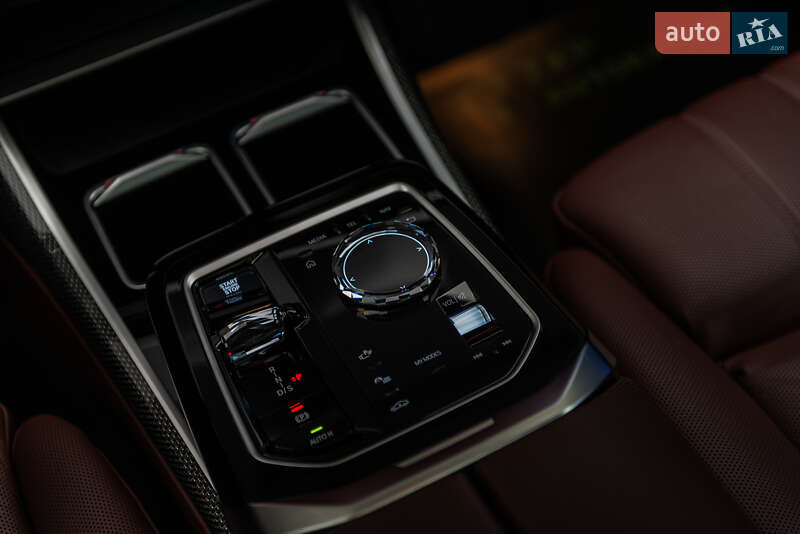 Седан BMW 7 Series 2023 в Мукачево