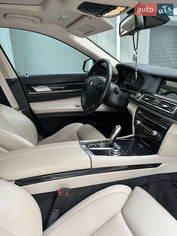 Седан BMW 7 Series 2010 в Ивано-Франковске