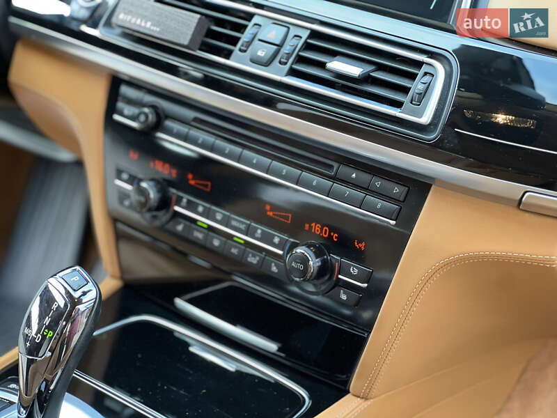 Седан BMW 7 Series 2013 в Тернополе