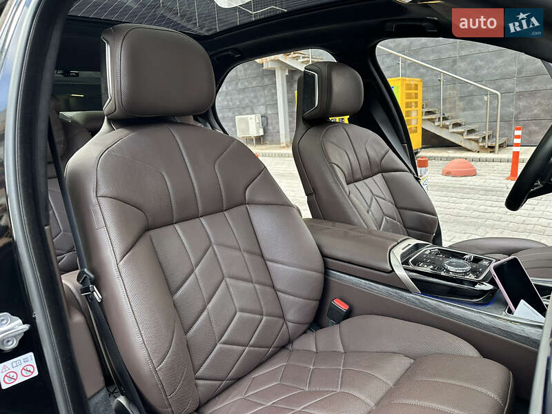 Седан BMW 7 Series 2022 в Киеве