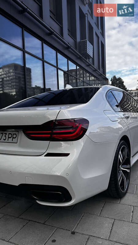 Седан BMW 7 Series 2016 в Львове