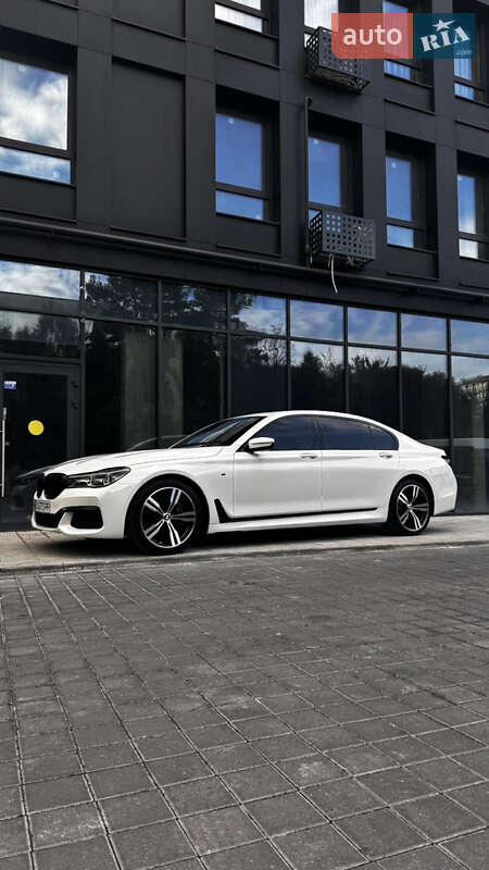 Седан BMW 7 Series 2016 в Львове