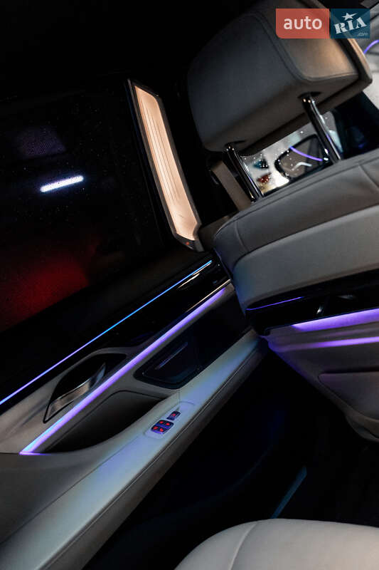 Седан BMW 7 Series 2016 в Львове