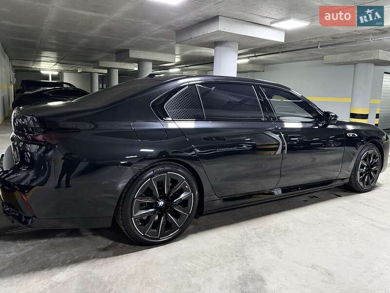 Седан BMW 7 Series 2024 в Киеве
