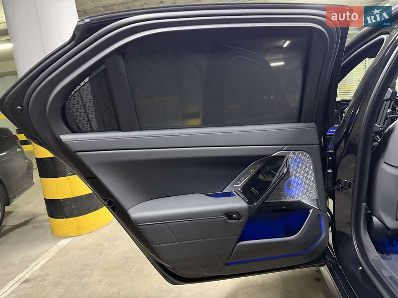 Седан BMW 7 Series 2024 в Киеве