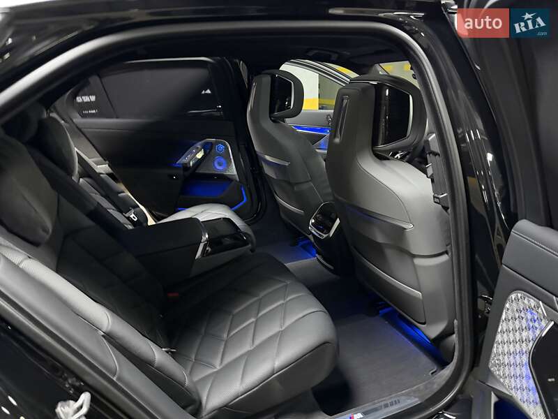 Седан BMW 7 Series 2024 в Киеве