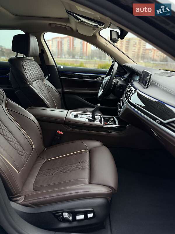 Седан BMW 7 Series 2020 в Мукачево