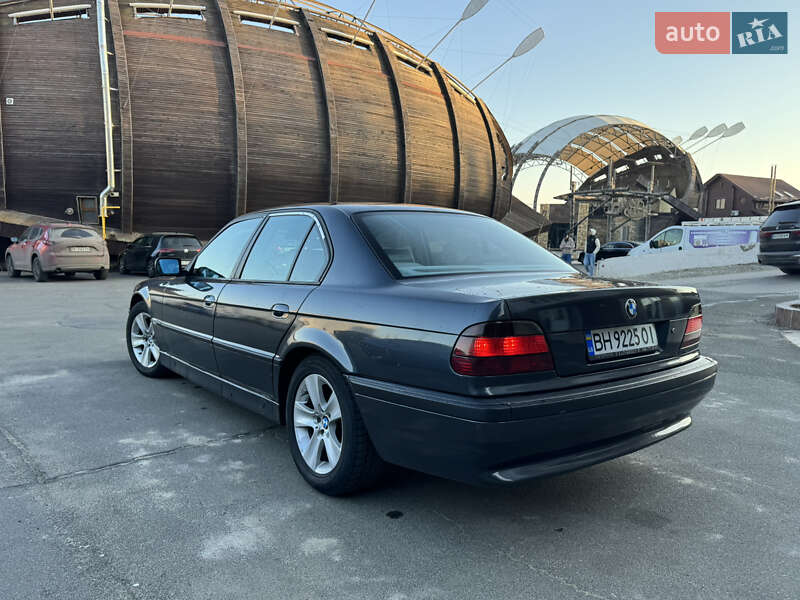 Седан BMW 7 Series 1995 в Одессе
