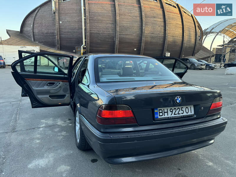 Седан BMW 7 Series 1995 в Одессе