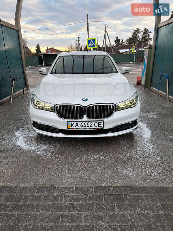 Седан BMW 7 Series 2015 в Киеве